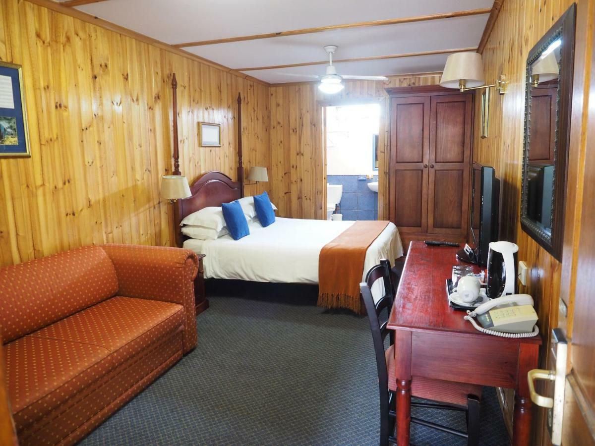 The Graywood Hotel Книсна Екстер'єр фото